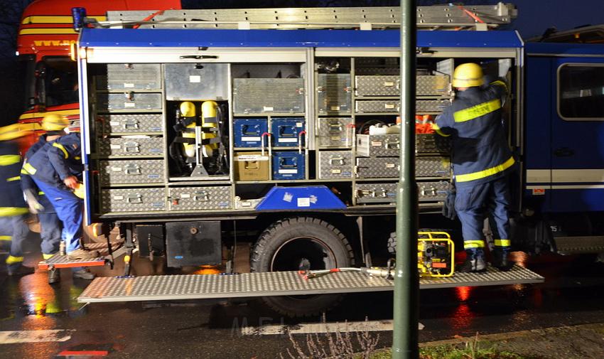 Schwerer VU Bus Zug Düsseldorf P589.JPG